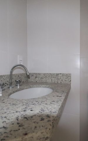 Apartamento à venda com 58m², 2 quartos e 1 vagaBanheiro 2