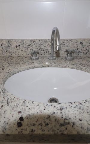Apartamento à venda com 58m², 2 quartos e 1 vagaBanheiro 2