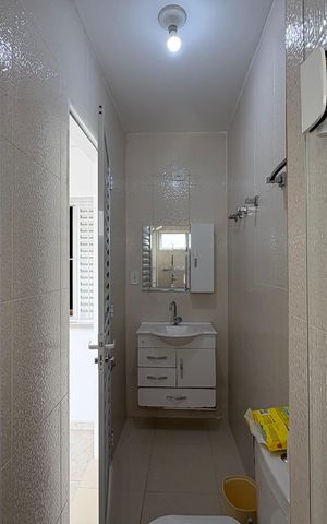 Casa à venda com 365m², 3 quartos e 6 vagas Casa à venda com 365m², 3 quartos e 6 vagasBanheiro de serviço