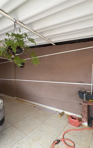 Casa à venda com 365m², 3 quartos e 6 vagas Casa à venda com 365m², 3 quartos e 6 vagasGaragem