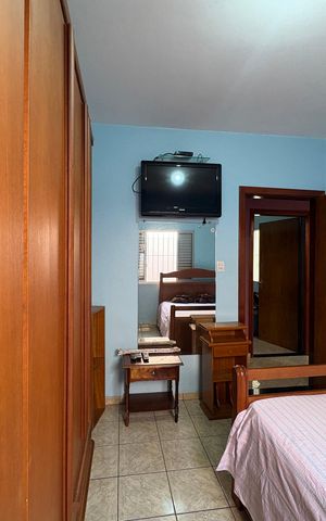 Casa à venda com 365m², 3 quartos e 6 vagas Casa à venda com 365m², 3 quartos e 6 vagasQuarto 2