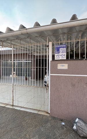 Casa à venda com 365m², 3 quartos e 6 vagas Casa à venda com 365m², 3 quartos e 6 vagasFachada