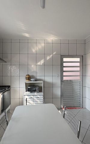 Casa à venda com 365m², 3 quartos e 6 vagas Casa à venda com 365m², 3 quartos e 6 vagasCozinha