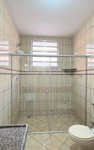 Casa à venda com 365m², 3 quartos e 6 vagas Casa à venda com 365m², 3 quartos e 6 vagasBanheiro