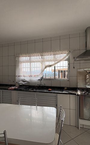 Casa à venda com 365m², 3 quartos e 6 vagas Casa à venda com 365m², 3 quartos e 6 vagasCozinha