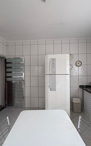 Casa à venda com 365m², 3 quartos e 6 vagas Casa à venda com 365m², 3 quartos e 6 vagasCozinha