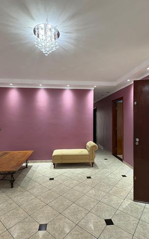 Casa à venda com 365m², 3 quartos e 6 vagas Casa à venda com 365m², 3 quartos e 6 vagasSala