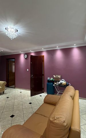 Casa à venda com 365m², 3 quartos e 6 vagas Casa à venda com 365m², 3 quartos e 6 vagasSala