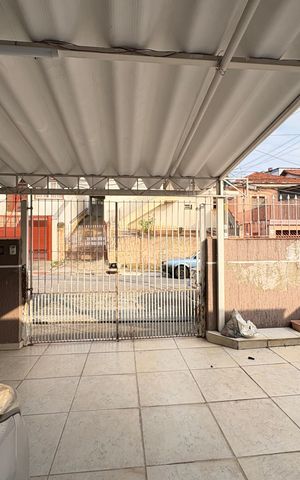 Casa à venda com 365m², 3 quartos e 6 vagas Casa à venda com 365m², 3 quartos e 6 vagasGaragem
