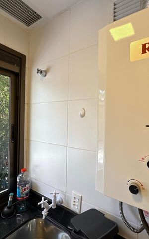 Apartamento à venda com 189m², 3 quartos e 1 vaga Apartamento à venda com 189m², 3 quartos e 1 vagaCozinha e Área de Serviço