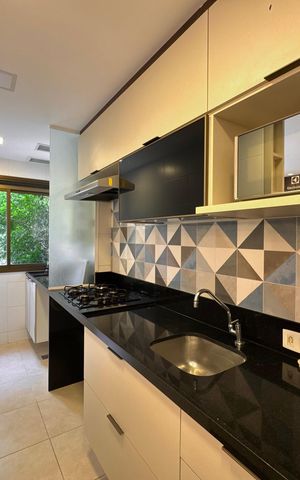 Apartamento à venda com 189m², 3 quartos e 1 vaga Apartamento à venda com 189m², 3 quartos e 1 vagaCozinha e Área de Serviço