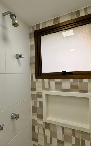 Apartamento à venda com 189m², 3 quartos e 1 vaga Apartamento à venda com 189m², 3 quartos e 1 vagaSuíte - Banheiro