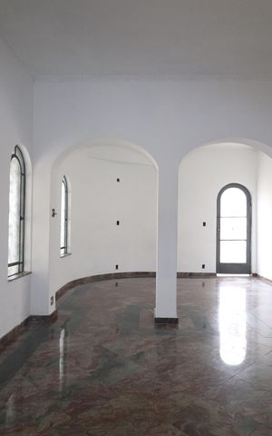 Casa à venda com 117m², 4 quartos e 2 vagasSala