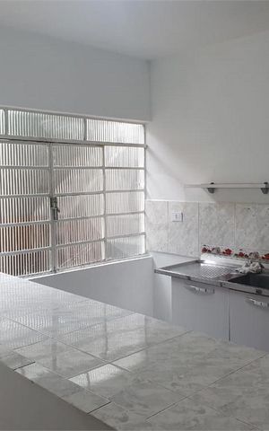 Casa à venda com 150m², 2 quartos e 2 vagas