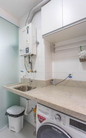 Apartamento à venda com 105m², 3 quartos e 2 vagas Apartamento à venda com 105m², 3 quartos e 2 vagasÁrea de serviço