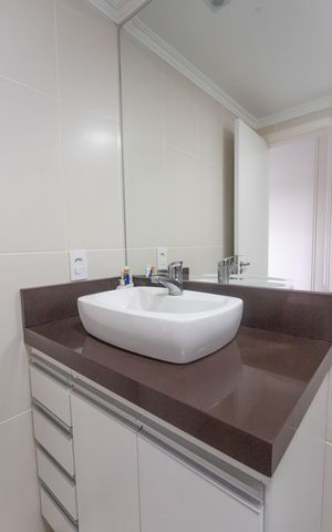 Apartamento à venda com 105m², 3 quartos e 2 vagas Apartamento à venda com 105m², 3 quartos e 2 vagasBanheiro da suíte