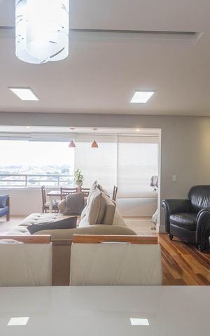 Apartamento à venda com 105m², 3 quartos e 2 vagas Apartamento à venda com 105m², 3 quartos e 2 vagasSala