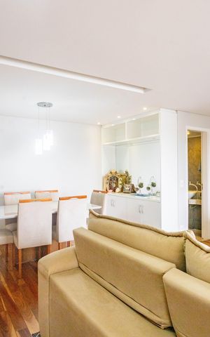 Apartamento à venda com 105m², 3 quartos e 2 vagas Apartamento à venda com 105m², 3 quartos e 2 vagasSala