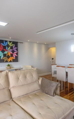 Apartamento à venda com 105m², 3 quartos e 2 vagas Apartamento à venda com 105m², 3 quartos e 2 vagasSala