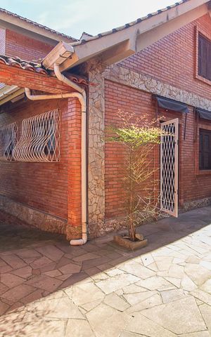 Casa à venda com 320m², 5 quartos e 2 vagasQuintal