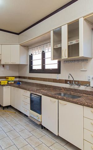 Casa à venda com 320m², 5 quartos e 2 vagasCozinha