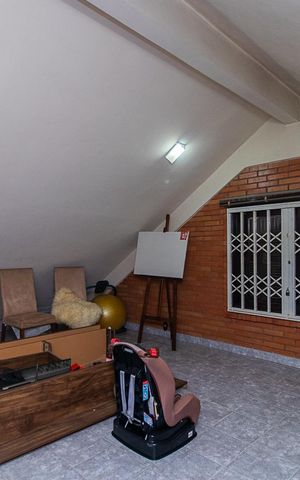 Casa à venda com 320m², 5 quartos e 2 vagasQuarto 4