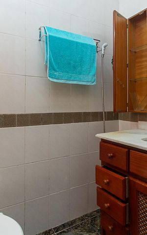 Casa à venda com 320m², 5 quartos e 2 vagasBanheiro