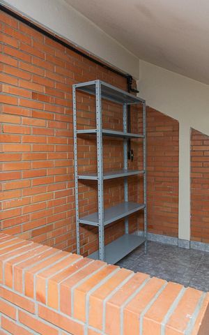 Casa à venda com 320m², 5 quartos e 2 vagasEscritório