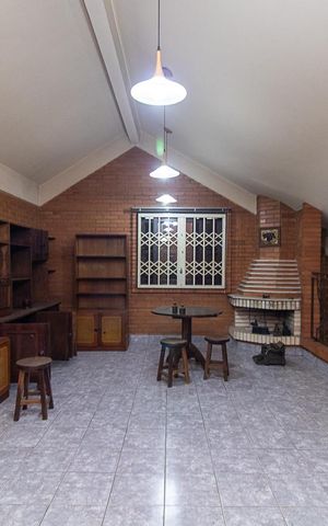 Casa à venda com 320m², 5 quartos e 2 vagasSala 2