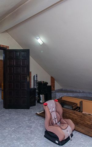 Casa à venda com 320m², 5 quartos e 2 vagasQuarto 4