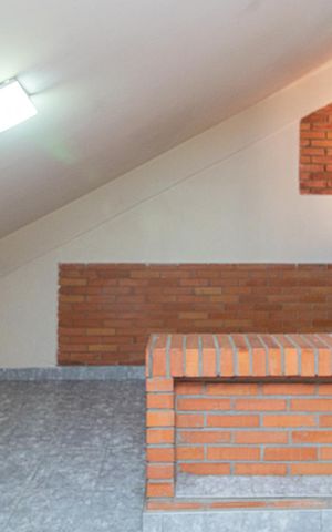 Casa à venda com 320m², 5 quartos e 2 vagasEscritório