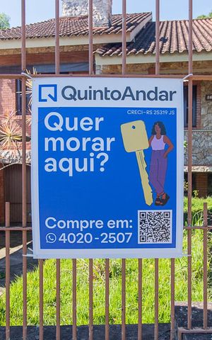 Casa à venda com 320m², 5 quartos e 2 vagasFachada