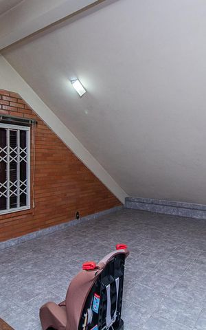 Casa à venda com 320m², 5 quartos e 2 vagasQuarto 4