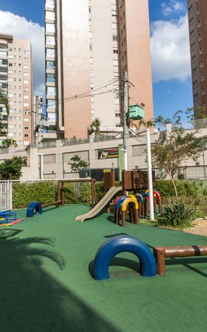 Apartamento à venda com 156m², 3 quartos e 3 vagasÁrea comum - Playground