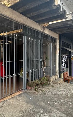 Casa para alugar com 280m², 3 quartos e 2 vagas Casa para alugar com 280m², 3 quartos e 2 vagasFachada