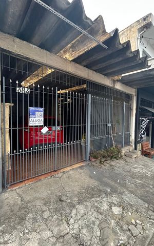 Casa para alugar com 280m², 3 quartos e 2 vagas Casa para alugar com 280m², 3 quartos e 2 vagasFachada