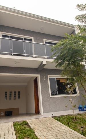 Casa à venda com 87m², 2 quartos e 2 vagasFachada