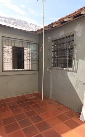Casa para alugar com 200m², 2 quartos e 2 vagas Casa para alugar com 200m², 2 quartos e 2 vagasQuintal