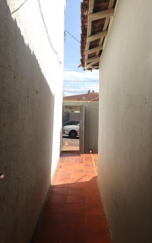 Casa para alugar com 200m², 2 quartos e 2 vagas Casa para alugar com 200m², 2 quartos e 2 vagasCorredor