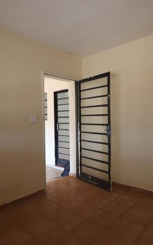 Casa para alugar com 200m², 2 quartos e 2 vagas Casa para alugar com 200m², 2 quartos e 2 vagasSala