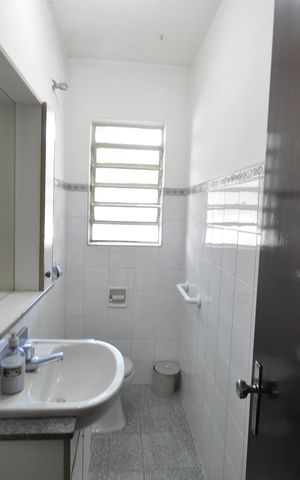 Casa à venda com 300m², 4 quartos e 2 vagasLavabo