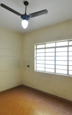 Casa à venda com 300m², 4 quartos e 2 vagasCopa