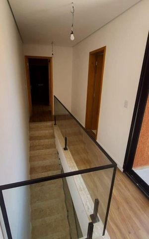 Casa à venda com 170m², 3 quartos e 2 vagas Casa à venda com 170m², 3 quartos e 2 vagasCorredor