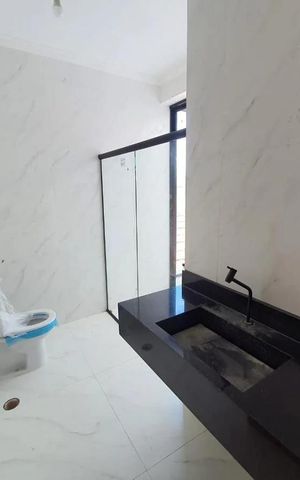 Casa à venda com 170m², 3 quartos e 2 vagas Casa à venda com 170m², 3 quartos e 2 vagasBanheiro
