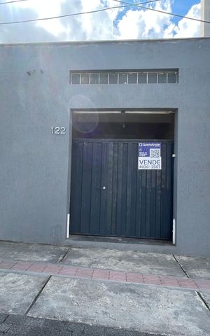 Casa à venda com 360m², 6 quartos e 3 vagas Casa à venda com 360m², 6 quartos e 3 vagasPlaca Instalada no dia 28-04-2026 com o codiggo RXDE-84
