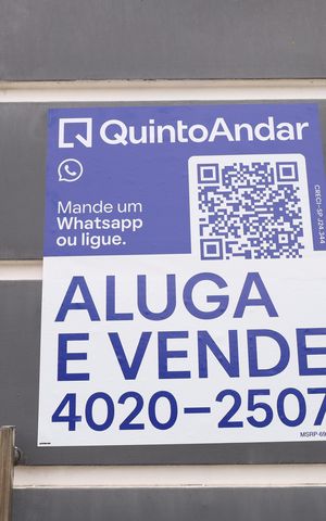 Casa para alugar com 300m², 6 quartos e 3 vagasPlaca instalada no portão do imóvel - Código da placa: MSRP-695