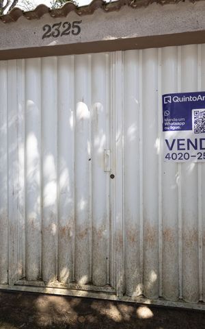 Casa de condomínio à venda com 480m², 5 quartos e 10 vagas Casa de condomínio à venda com 480m², 5 quartos e 10 vagasFachada com Placa