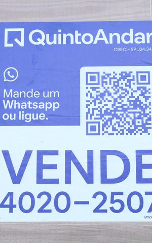 Apartamento à venda com 35m², 2 quartos e sem vagaPlaca instalada na fachada do condomínio - Código da placa: MWXC-131