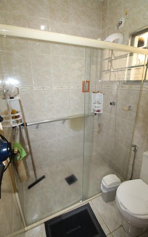 Casa para alugar com 200m², 4 quartos e 2 vagasEdícula Banheiro