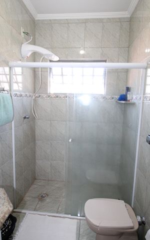 Casa para alugar com 200m², 4 quartos e 2 vagasBanheiro 1 